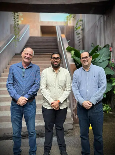 Tres asistentes al evento inaugural en el Gran Acuario Mazatlán